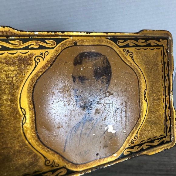 Vtg King Edward VIII Cremona Toffee Tin - Picture 8 of 15
